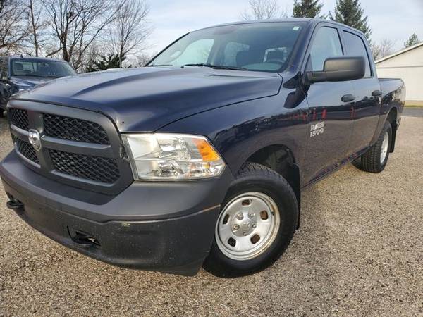 2015 Ram 1500 Crew Cab - Financing Available! - cars & trucks - by... for sale in Grayslake, IA – photo 4