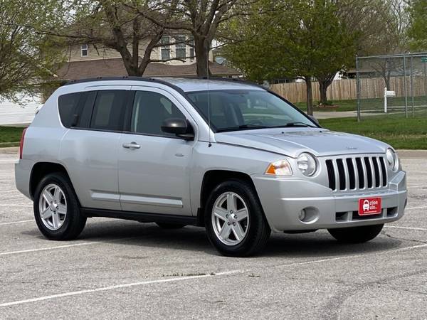 2010 Jeep Compass Latitude 4x4 - - by dealer - vehicle for sale in Council Bluffs, IA – photo 6