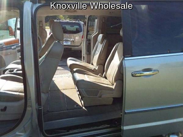2008 Chrysler Town and Country Limited 4dr Mini Van for sale in Knoxville, TN – photo 11