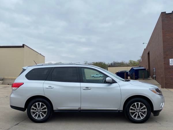 2013 NISSAN PATHFINDER SL/4x4/LEATHER/FULLY LOADED/CLEAN for sale in OMAHA NEBRASKA / EFFECT AUTO CENTER, IA – photo 8