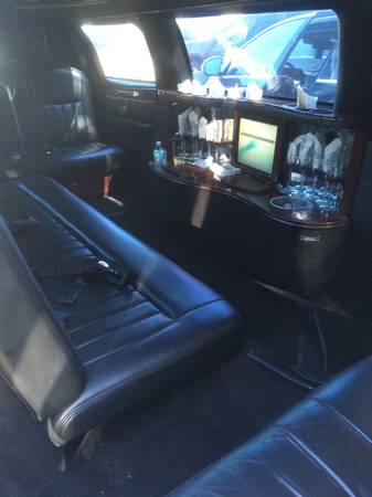 2008 Lincoln town car 9 pax stretch limo for sale in Rockville, District Of Columbia – photo 3