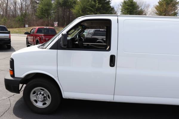 2016 Chevrolet Express Cargo Van 2500 EXT 4 8L V8 for sale in Plaistow, MA – photo 4