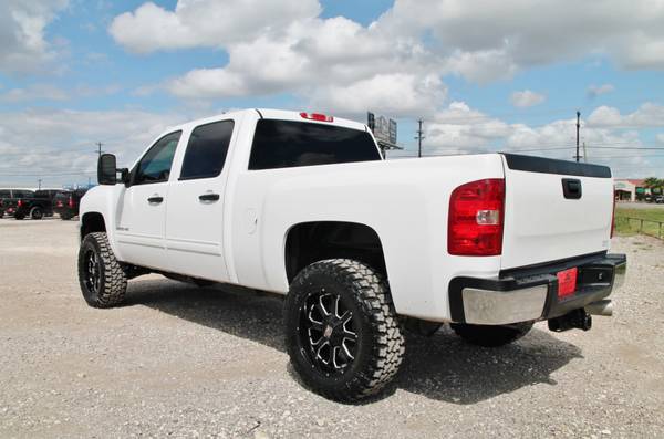 2014 CHEVROLET 2500 LT 4x4 - LOW MILES- DIESEL- COGNITO- NEW 20s &... for sale in Liberty Hill, LA – photo 8