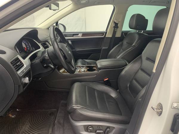 2016 Volkswagen Touareg LUX CLEAN COMFOTABLE ALL WHEEL DRIVE! for sale in Nampa, ID – photo 3