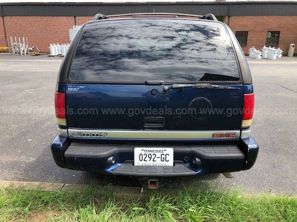 #105 2001 GMC JIMMY SLE 4WD ONE OWNER #105 - cars & trucks - by... for sale in Charleston, SC – photo 4