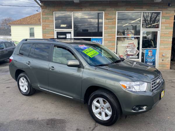 TOYOTA HIGHLANDER - cars & trucks - by dealer - vehicle automotive... for sale in Cranston, RI – photo 3