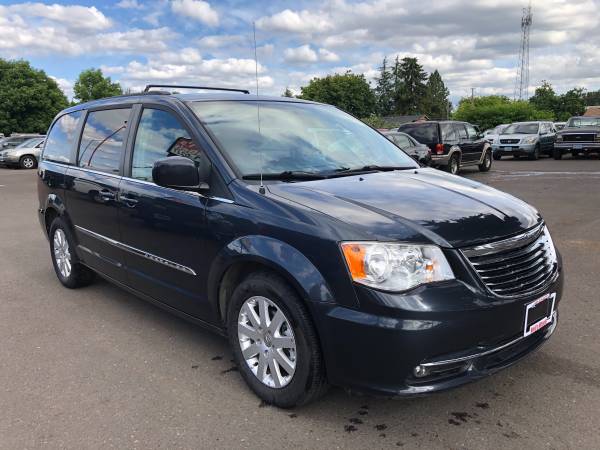 👼 2014 Chrysler Town and Country, $190 per month! 👼 - cars & trucks... for sale in Eugene, OR – photo 3