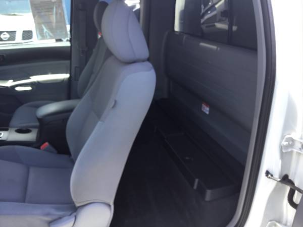 *PERFECT LIL’ WORK TRUCK* 2015 Toyota Tacoma PreRunner Access Cab for sale in Kihei, HI – photo 7