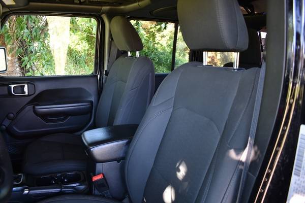 2018 Jeep Wrangler Unlimited Sport 4x4 4dr SUV (midyear release) SUV... for sale in Miami, MA – photo 10