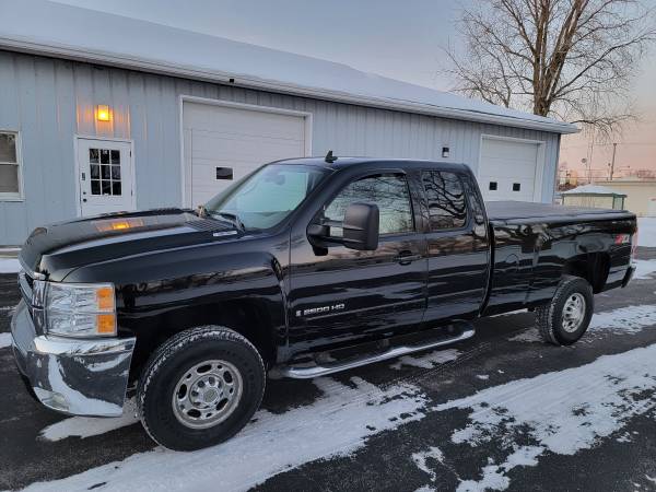 2007 Chevy Silverado 2500HD Ext LTZ Z71 4x4 loaded 8ft LB NO RUST for sale in Mchenry, WI – photo 8