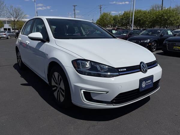 2017 Volkswagen VW e-Golf Se - - by dealer - vehicle for sale in St Louis Park, MN – photo 5