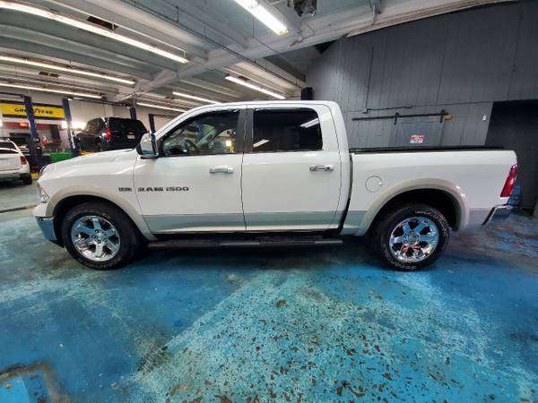 2011 RAM 1500 Laramie - - by dealer - vehicle for sale in Janesville, IL – photo 2