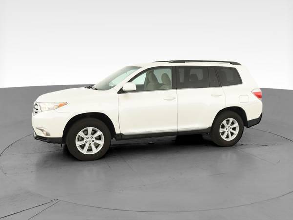 2013 Toyota Highlander Plus Sport Utility 4D suv White - FINANCE -... for sale in Arlington, District Of Columbia – photo 4