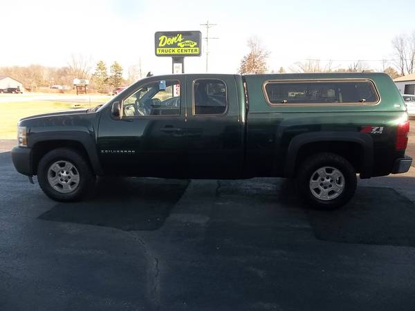 2008 CHEVY SILVERADO LT Z71 4X4 LOW LOW MILES! - cars & trucks - by... for sale in Tomah, WI – photo 2