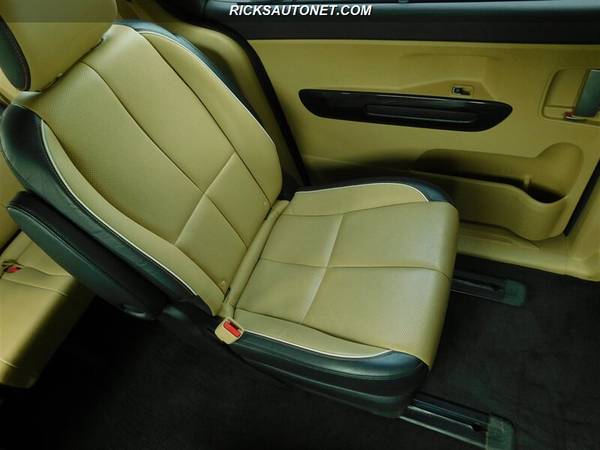 2015 Kia Sedona SX w/Navigation Leather - - by dealer for sale in Cedar Rapids, IA – photo 24