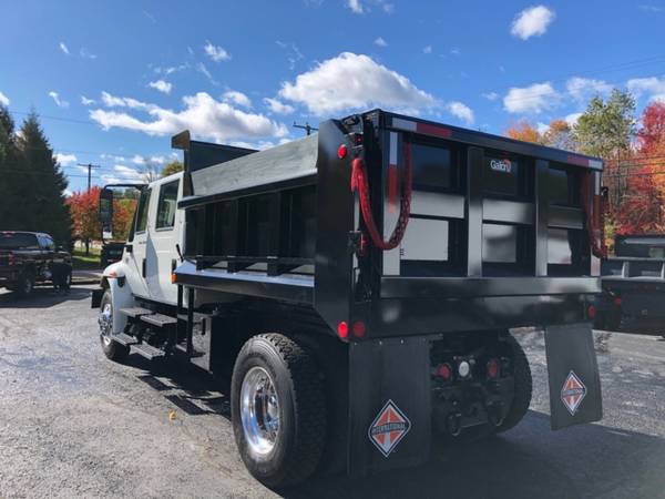 2007 INTERNATIONAL CREW CAB 4300 DT 466 ONLY 33K MILE DUMP TRUCK -... for sale in Kingston, NH – photo 13