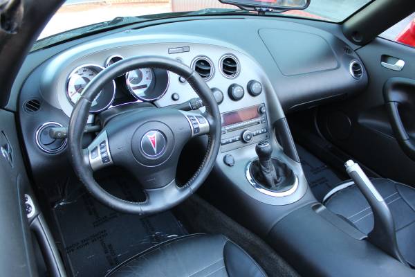 2006 Pontiac Solstice Convertible, Leather, only 94K miles! - cars &... for sale in Lansing, MO – photo 13