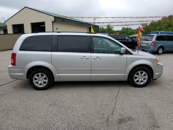 2010 Chrysler Town & Country Touring for sale in Green Bay, WI – photo 6
