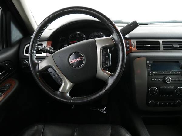 2008 GMC Yukon SLT w/4SB - - by dealer - vehicle for sale in Inver Grove Heights, MN – photo 17