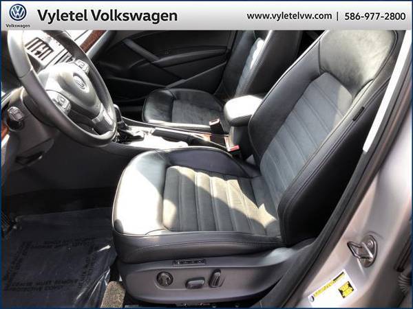 2013 Volkswagen Passat sedan 4dr Sdn 2.0L DSG TDI SEL Premium - cars... for sale in Sterling Heights, MI – photo 16