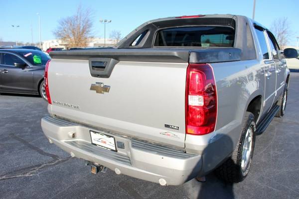 2008 Chevy Chevrolet Avalanche 1500 LT pickup Gold Mist Metallic -... for sale in Springfield, MO – photo 12
