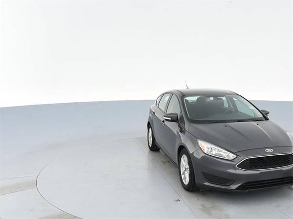 2017 Ford Focus SE Hatchback 4D hatchback Gray - FINANCE ONLINE -... for sale in Chicago, IL – photo 3