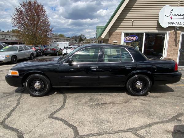 2009 Ford Crown Victoria Police Interceptor ONLY 250 hours - cars & for sale in Cross Plains, WI – photo 5