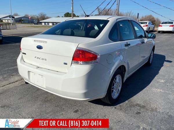 2010 FORD FOCUS SE - cars & trucks - by dealer - vehicle automotive... for sale in BLUE SPRINGS, MO – photo 9