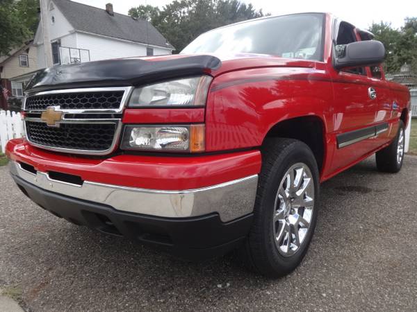 2007 Chevrolet Silverado, Extended Cab, 4 Wheel Drive, pickup truck,... for sale in Mogadore, OH – photo 3