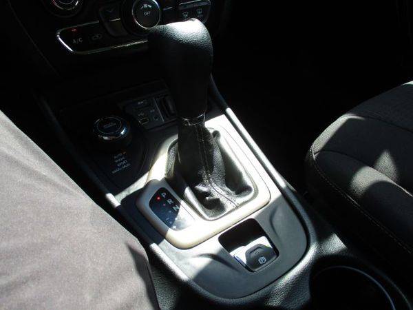 2015 Jeep Cherokee Latitude Back Up Cam 4WD ~ Warranty Included for sale in Brentwood, NH – photo 19