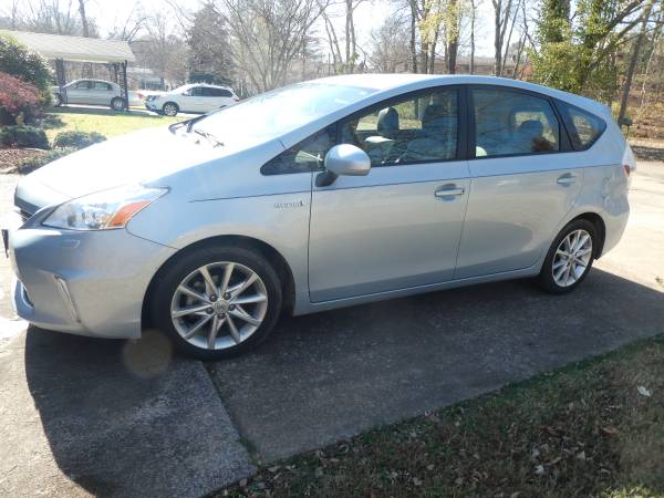 2014 TOYOTA PRIUS V HYBRID - cars & trucks - by owner - vehicle... for sale in Cape Girardeau, MO – photo 3