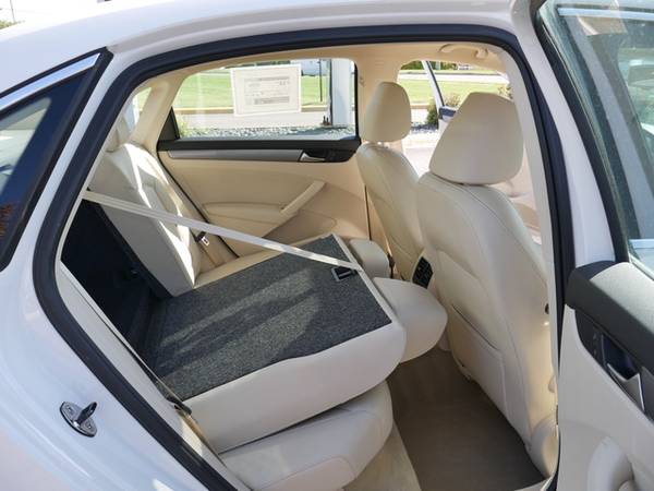 2014 Volkswagen Passat TDI SE w/Sunroof Nav for sale in Inver Grove Heights, MN – photo 24