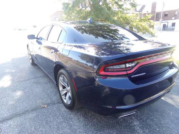2016 Dodge Charger 4dr Sdn SXT RWD - cars & trucks - by dealer -... for sale in Kansas City, MO – photo 5