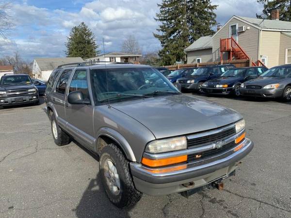 1998 Chevrolet Chevy Blazer 4dr 4WD - cars & trucks - by dealer -... for sale in East Windsor, CT – photo 2