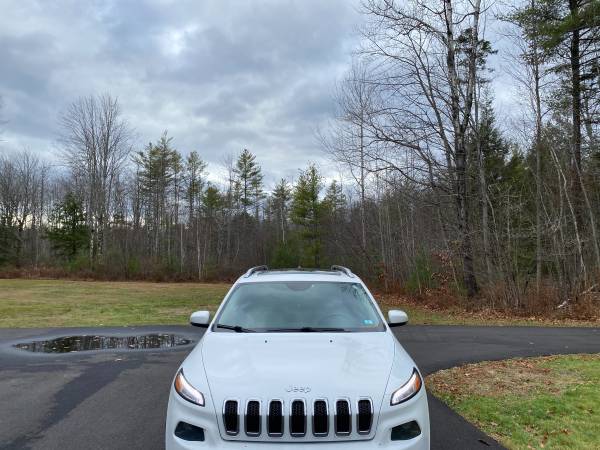 2015 Jeep Cherokee - cars & trucks - by owner - vehicle automotive... for sale in Rochester, NH – photo 2