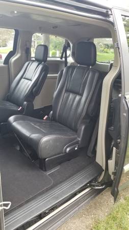 2011 Chrysler Town & Country for sale - cars & trucks - by owner -... for sale in Strongsville, OH – photo 15