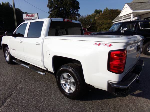 IMMACULATE 2017 Chevrolet Silverado Crew Cab 4X4 for sale in Hayes, NC – photo 4