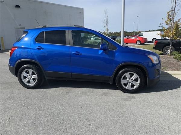 2016 Chevy Chevrolet Trax LT suv Blue for sale in Goldsboro, NC – photo 2