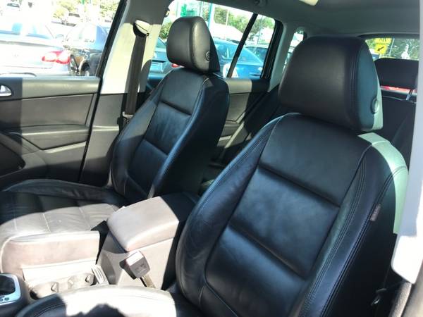 2011 VOLKSWAGEN TIGUAN 2.0T WITH 130,000 MILES for sale in Akron, WV – photo 12