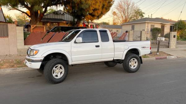 Toyota Tacoma PreRunner - cars & trucks - by owner - vehicle... for sale in Pacoima, CA – photo 2