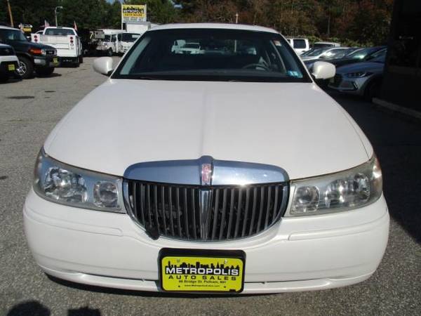2000 Lincoln Town Car - cars & trucks - by dealer - vehicle... for sale in Dracut, MA – photo 3