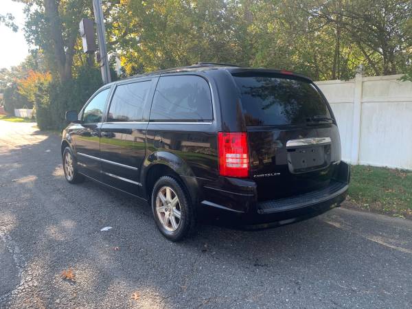 2009 CHRYSLER MINI VAN - cars & trucks - by owner - vehicle... for sale in Ronkonkoma, NY – photo 2