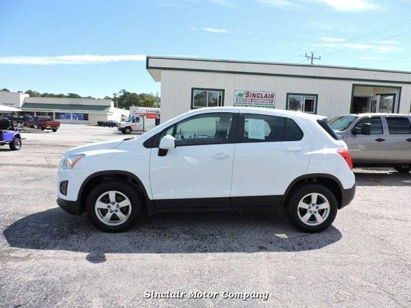 2016 CHEVROLET TRAX LS ALL TRADE INS WELCOME! - cars & trucks - by... for sale in Beaufort, NC – photo 2