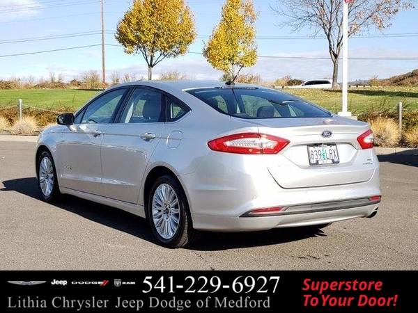 2014 Ford Fusion Hybrid 4dr Sdn SE Hybrid FWD - cars & trucks - by... for sale in Medford, OR – photo 4