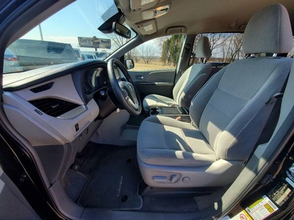 Handicap Wheelchair conversion 2018 Toyota Sienna LE Mobility - cars... for sale in Zumbrota, AR – photo 13
