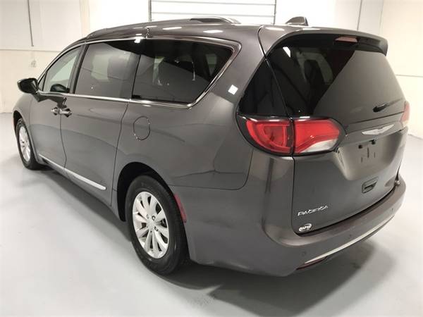 2017 Chrysler Pacifica Touring L with - - by dealer for sale in Wapakoneta, OH – photo 8