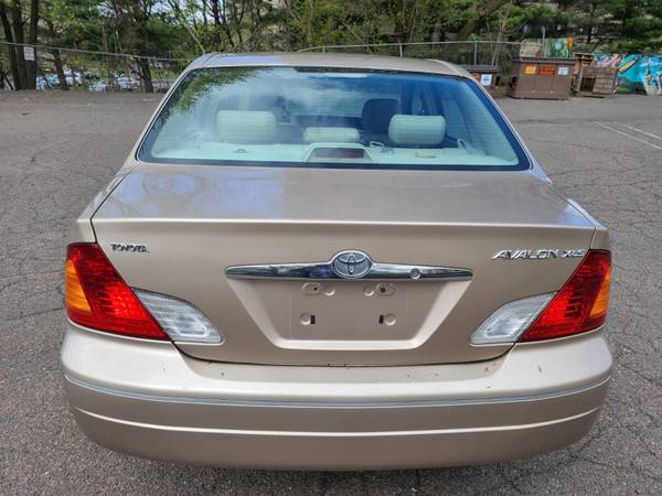 2001 Toyota Avalon XLS - - by dealer - vehicle for sale in Meriden, CT – photo 2