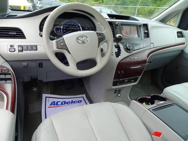 Toyota Sienna XLE Navigation Leather DVD Sunroof Van Mini Vans Loaded for sale in Norfolk, VA – photo 14