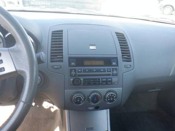 2005 Nissan Altima 3.5 SE - cars & trucks - by dealer - vehicle... for sale in Des Moines, IA – photo 10