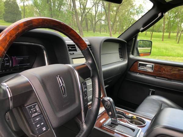 2017 Lincoln Navigator L 108,301 miles - cars & trucks - by dealer -... for sale in Downers Grove, IL – photo 4